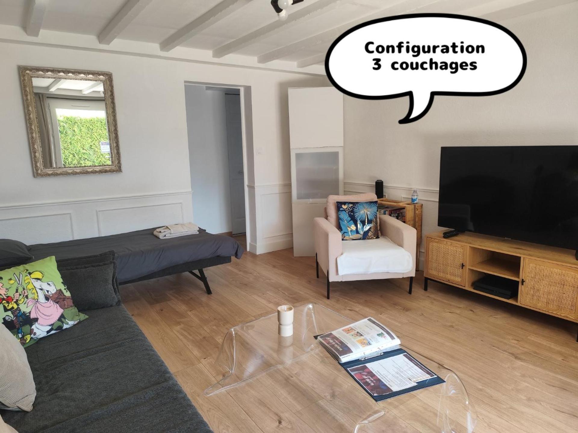 Au 9Eme Art Apartment La Rochefoucauld Exterior photo